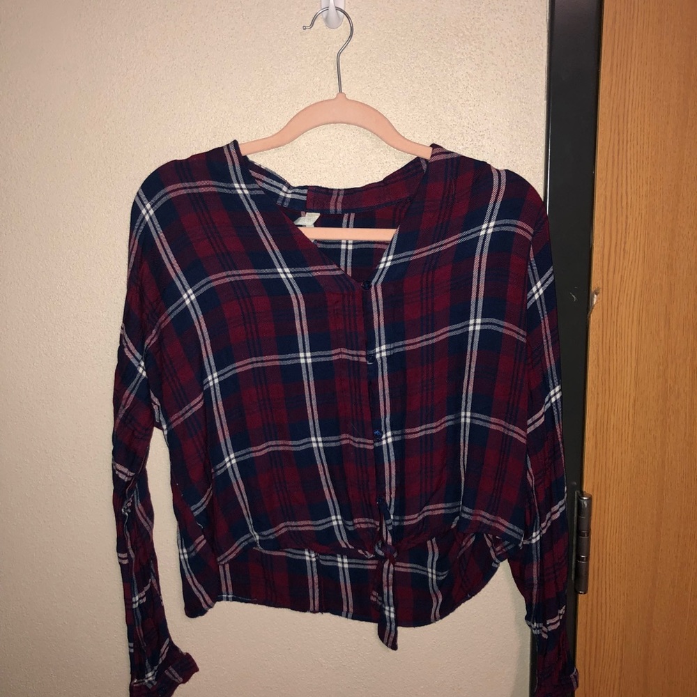 Large red/purple flannel shirt with tie